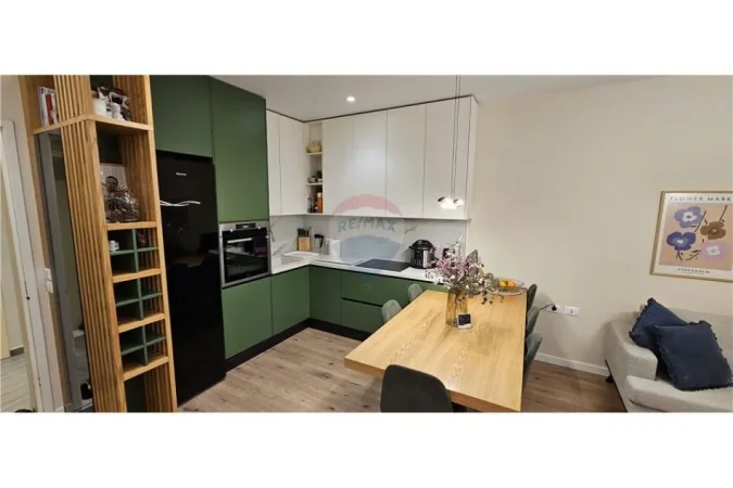 Tirane, jepet me qera apartament 2+1+Ballkon Kati 6, 95 m² 750 € (Ndre Mjeda)