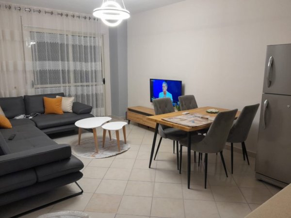 Shqiperi, jepet me qera apartament 1+1 Kati 2, 65 m² 400 € 
