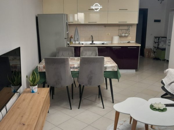 Shqiperi, jepet me qera apartament 1+1 Kati 2, 65 m² 400 € 