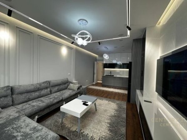 Tirane, jepet me qera apartament 2+1 Kati 3, 113 m² 900 € 