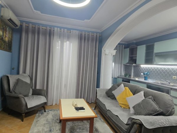 Tirane, jepet me qera apartament 2+1+Ballkon Kati 7, 70 m² 550 € (Rruga 5 Maji)