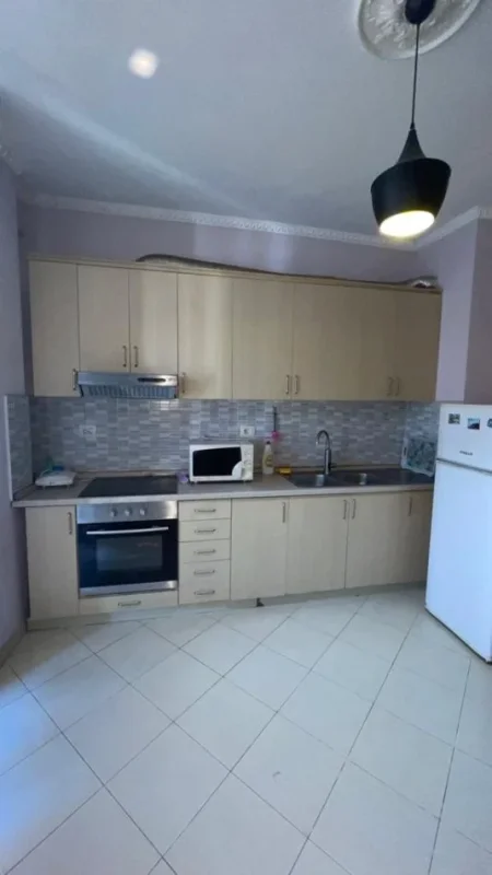 Tirane, jepet me qera apartament 1+1 Kati 7, 60 m² 370 € (astir)