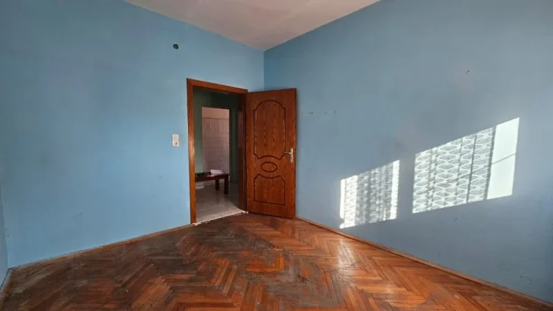 Tirane, shitet apartament 1+1 Kati 5, 105.000 €