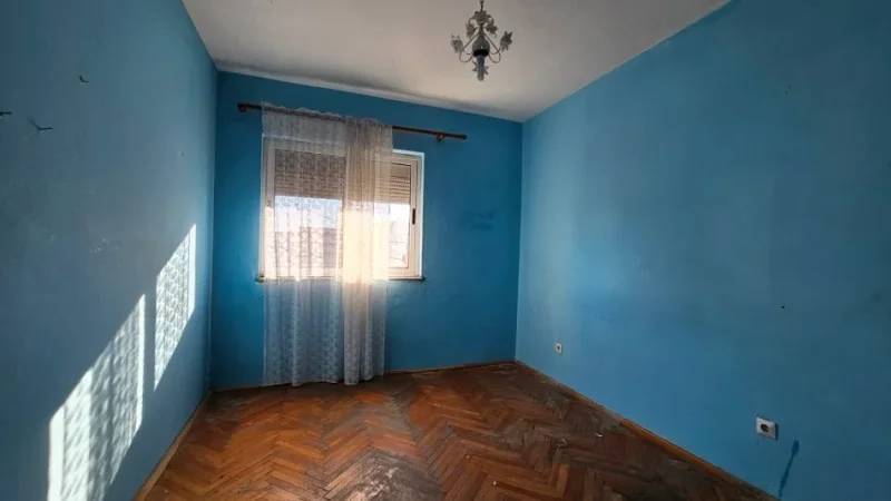 Tirane, shitet apartament 1+1 Kati 5, 105.000 €