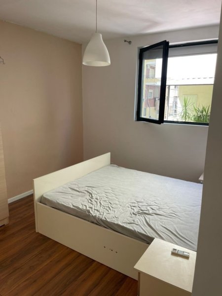 Tirane, jepet me qera apartament 2+1+Ballkon , 90 m² 500 € (Rruga Bill Klinton, Prane Cok market)