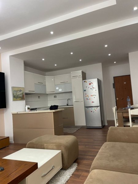 Tirane, jepet me qera apartament 2+1+Ballkon , 90 m² 500 € (Rruga Bill Klinton, Prane Cok market)