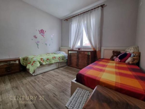 Tirane, jepet me qera shtepi 2+1+A+BLK Kati 2, 100 m² 450 Euro (Rruga Panorama)