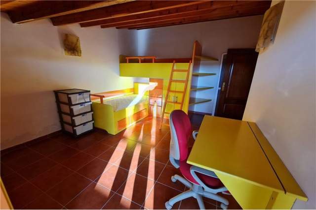 Tirane, jepet me qera apartament duplex 4+1+A+BLK Kati 4, 196 m² 1.500 Euro (Stadiumi Dinamo)