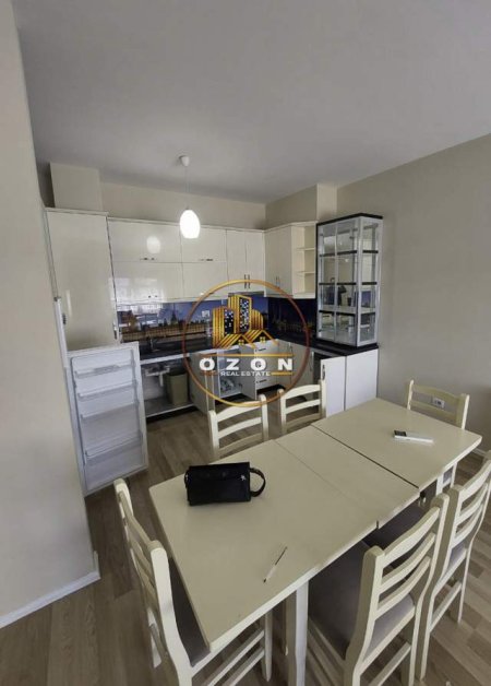 Tirane, jepet me qera apartament 2+1+A+BLK Kati 4, 120 m² 750 Euro (Zogu i Zi)