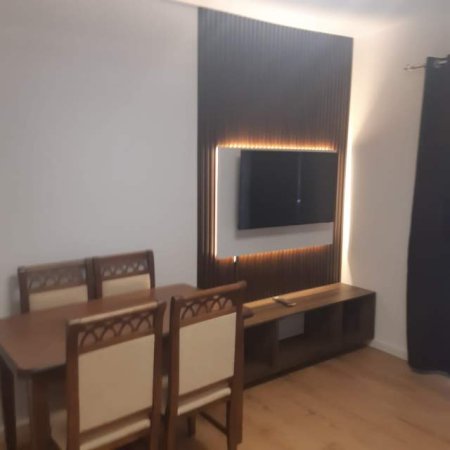 Tirane, shitet apartament 1+1 Kati 5, 575 m² 80.000 Euro (Rr. Bardhyl, buze unaze)