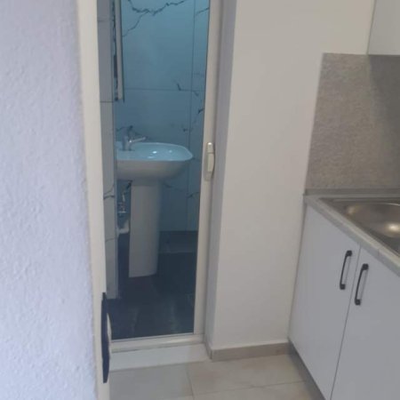 Tirane, shes garsonier 1+1 Kati 5, 28 m² 50.000  (BARDHYL)