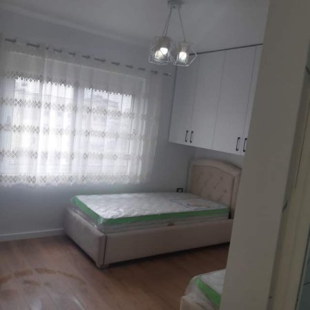Tirane, shes garsonier 1+1 Kati 5, 28 m² 50.000  (BARDHYL)