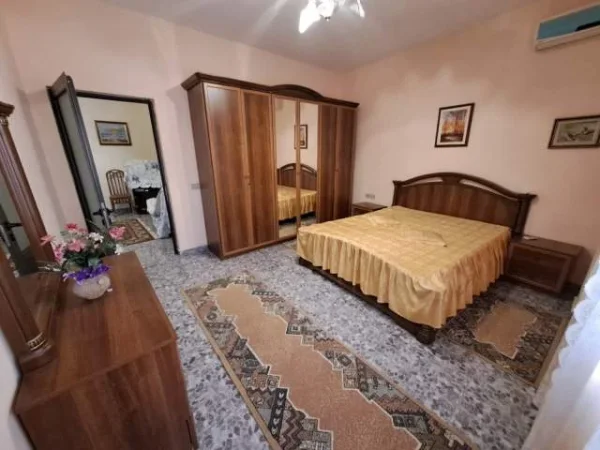 Tirane, jepet me qera Vile Kati 2, 77 m² 500 Euro (Pazari i Ri)