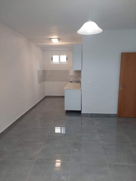 Tirane, jepet me qera apartament 1+1 Kati 2, 60 m² 400 Euro te Ish Parku i Autobuzave