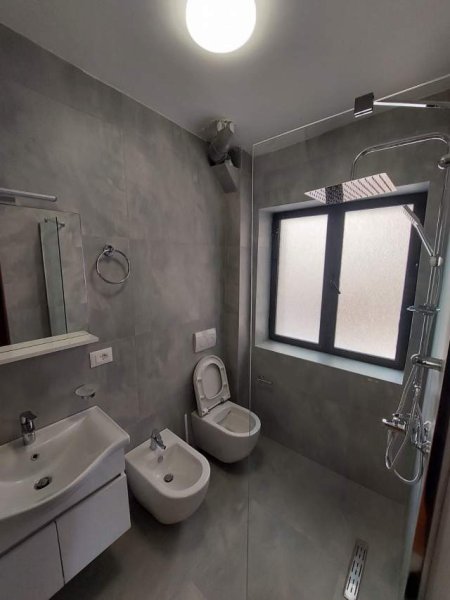 Tirane, jepet me qera apartament 1+1 Kati 2, 60 m² 400 Euro te Ish Parku i Autobuzave