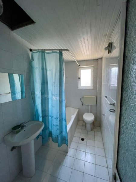 Tirane, jepet me qera apartament 1+1+BLK Kati 3, 70 m² 300 Euro (KOMUNA E PARISIT)