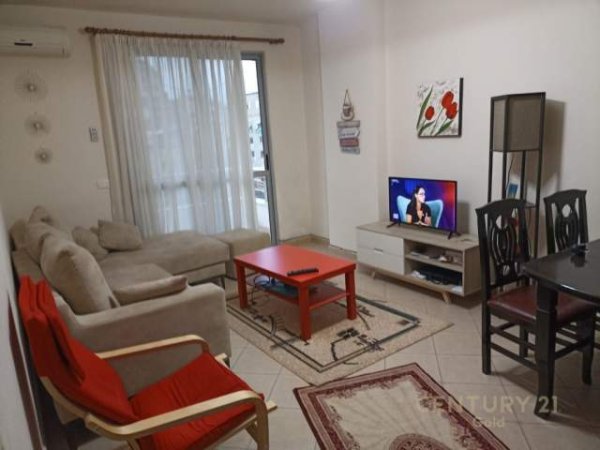 Tirane, jepet me qera apartament 1+1+BLK Kati 6, 80 m² 400 Euro (Rruga Beqir Luga, Pazari i Ri)