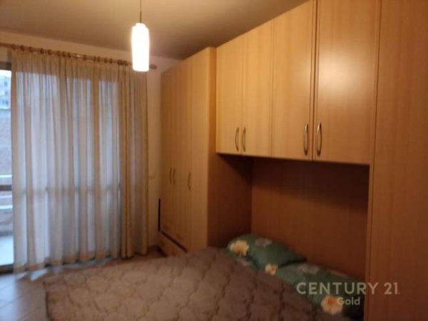 Tirane, jepet me qera apartament 1+1+BLK Kati 6, 80 m² 400 Euro (Rruga Beqir Luga, Pazari i Ri)