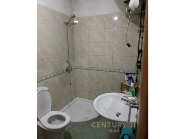 Tirane, jepet me qera apartament 1+1+BLK Kati 6, 80 m² 400 Euro (Rruga Beqir Luga, Pazari i Ri)