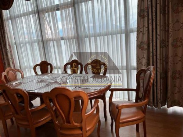 Tirane, jepet me qera apartament 4+1+A Kati 3, 200 m² 1.400 Euro