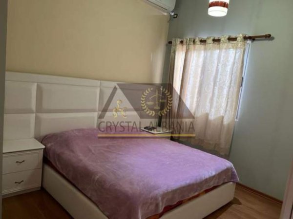 Tirane, jepet me qera apartament 4+1+A Kati 3, 200 m² 1.400 Euro