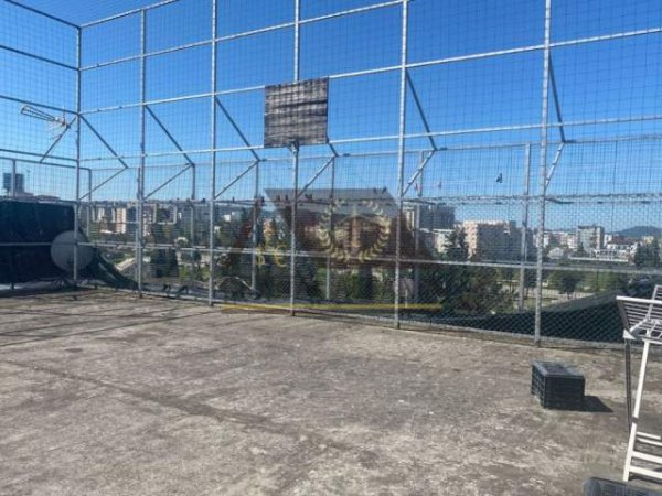 Tirane, jepet me qera apartament 4+1+A Kati 3, 200 m² 1.400 Euro