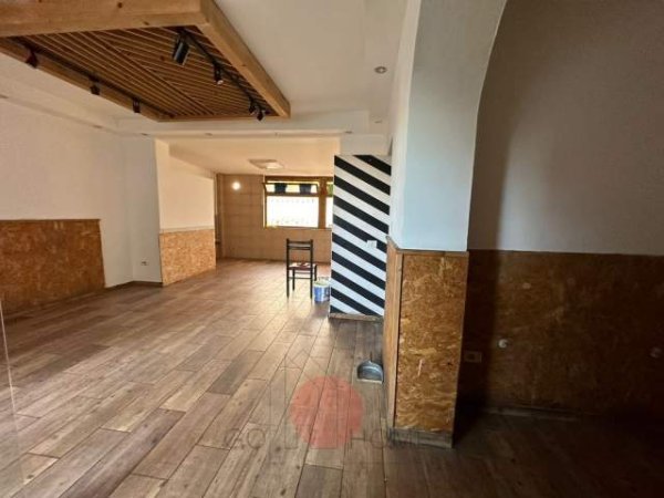 Tirane, jepet me qera ambjent biznesi Kati 1, 46 m² 80.000 Leke (Asim Vokshi)