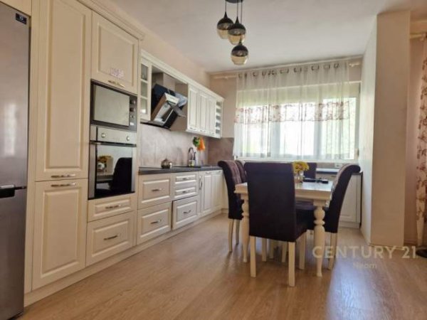 Tirane, shes apartament 2+1+BLK 175.000 Euro (LIQENI I THATE)