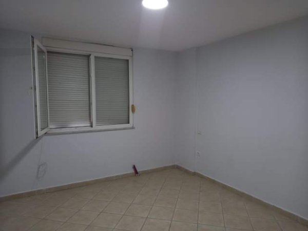Tirane, jepet me qera apartament 2+1+A Kati 0, 93 m² 400 Euro (Mine Peza)