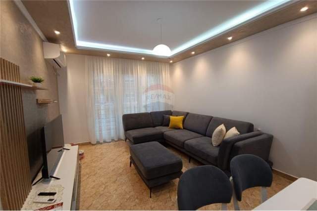 Tirane, jepet me qera apartament 2+1+BLK 113 m² 800 Euro (don bosko)