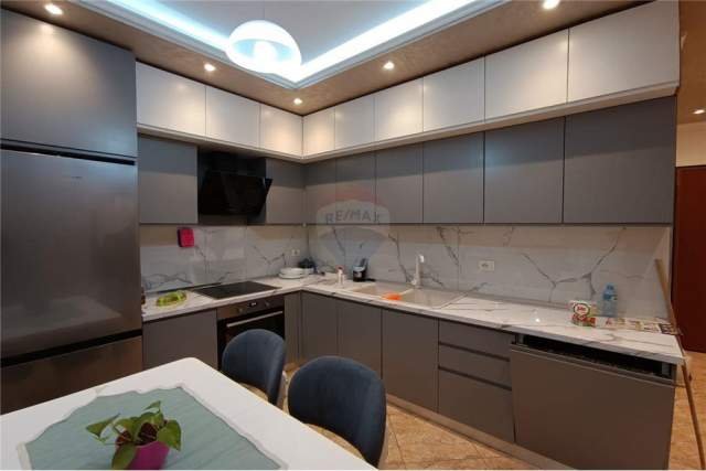 Tirane, jepet me qera apartament 2+1+BLK 113 m² 800 Euro (don bosko)