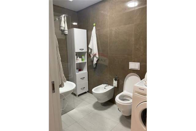 Tirane, jepet me qera apartament 92 m² 600 Euro (fiori di bosko)
