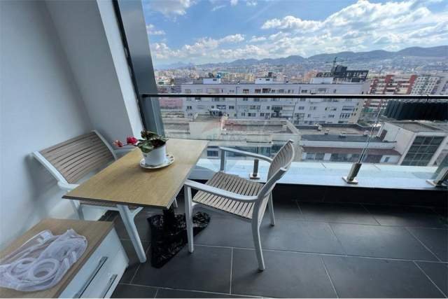 Tirane, jepet me qera apartament 2+1+BLK 110 m² 1.100 Euro (rruga kavajes)