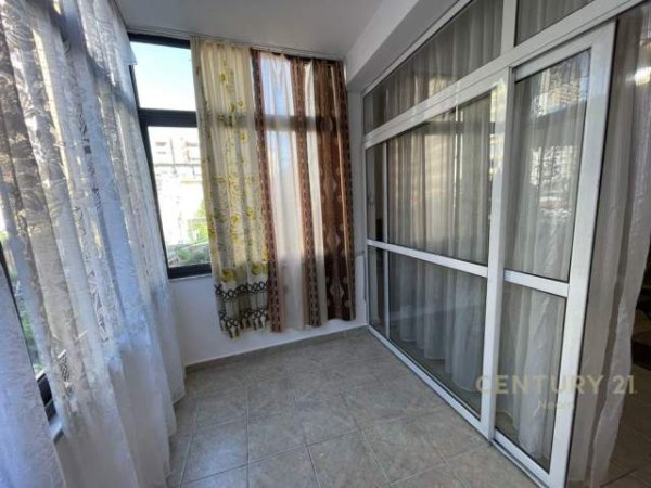 Tirane, jepet me qera apartament 1+1+BLK Kati 2, 65 m² 400 Euro (Pazari i Ri)