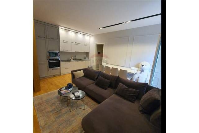Tirane, jepet me qera apartament 1+1+BLK Kati 1, 70 m² 142.000 Euro (Kopshti Botanik)