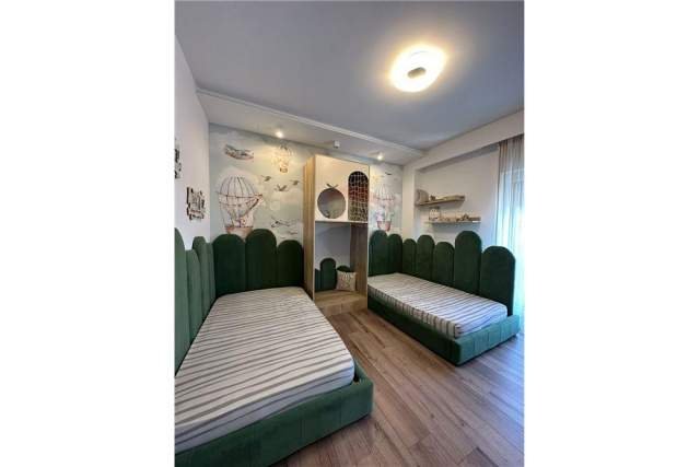 Tirane, jepet me qera apartament 90 m² 900 Euro (stacioni trenit)