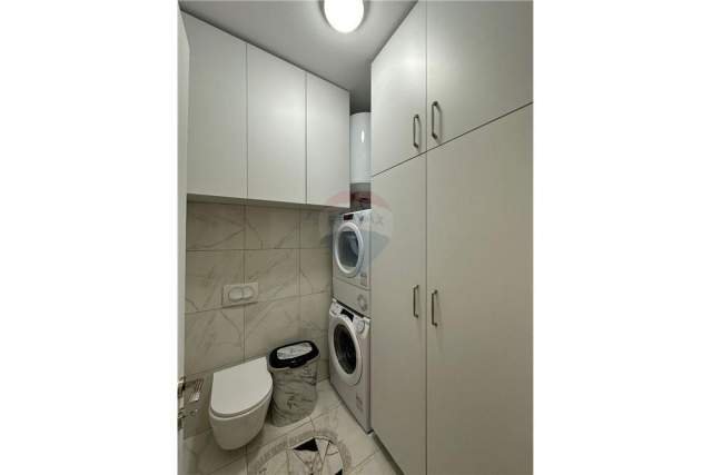 Tirane, jepet me qera apartament 90 m² 900 Euro (stacioni trenit)