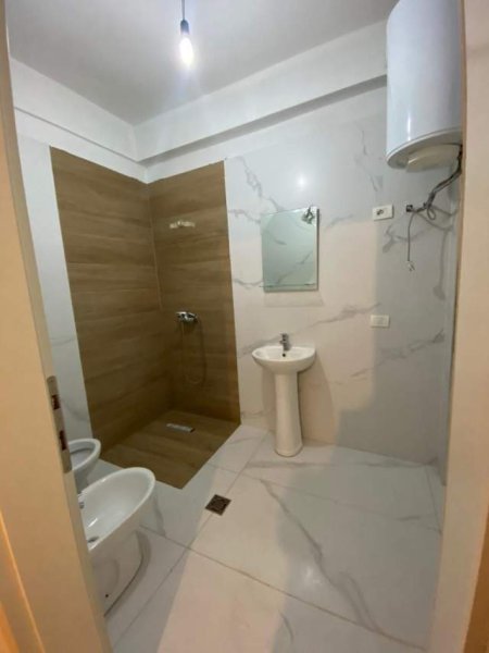 Tirane, shitet apartament 2+1+BLK Kati 3, 120 m² 390 Euro (OXHAKU)