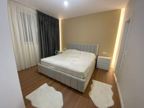 Tirane, jepet me qera apartament 2+1+BLK Kati 1, 92 m² 650 Euro