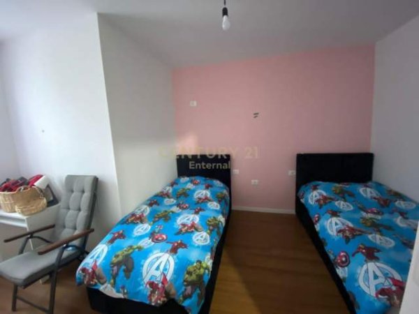 Tirane, jepet me qera apartament 2+1+BLK Kati 1, 92 m² 650 Euro