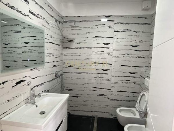 Tirane, jepet me qera apartament 2+1+BLK Kati 1, 92 m² 650 Euro