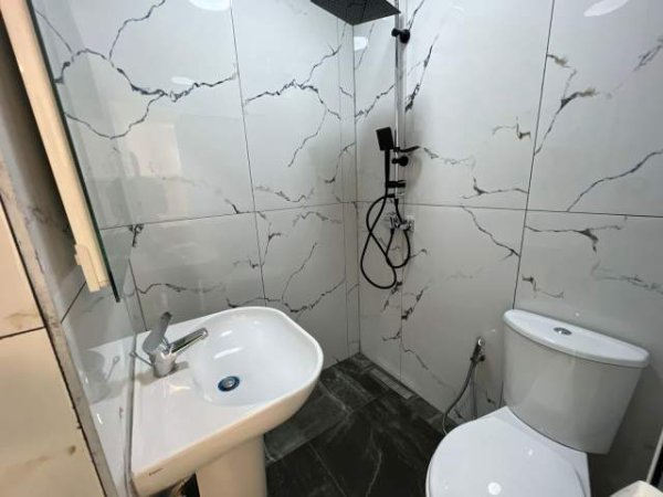 Tirane, shitet garsonier Kati 5, 28 m² 50.000 Euro (Brryli)