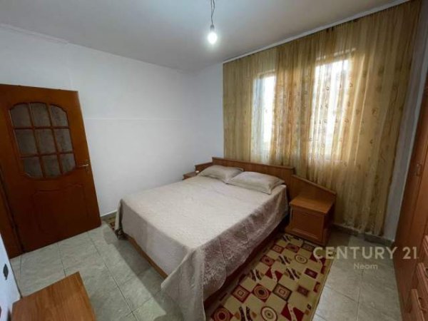 Tirane, jepet me qera apartament 1+1+BLK Kati 2, 65 m² 400 Euro (Pazari i Ri)