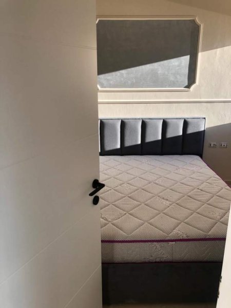 Tirane, jepet me qera apartament 1+1+BLK Kati 5, 400 Euro (Dafinave)