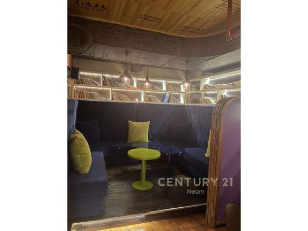 Tirane, jepet me qera ambjent biznesi Kati -1, 90 m² 1.300 Euro (Sheshi Wilson)