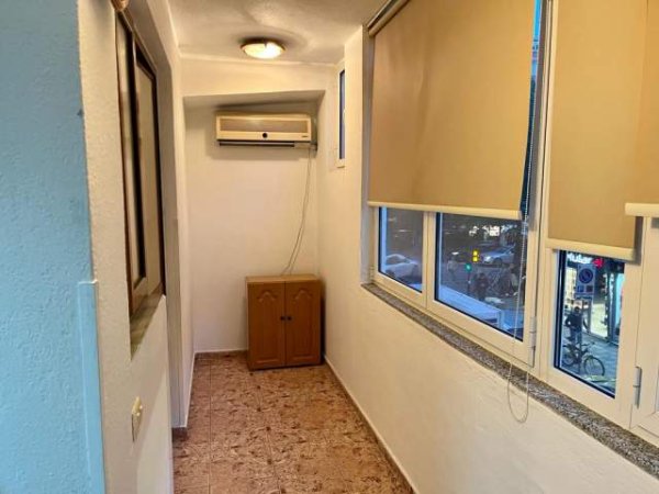 Tirane, jepet me qera apartament 1+1+A Kati 2, 50 m² 400 Euro (Rruga Vaso Pasha)