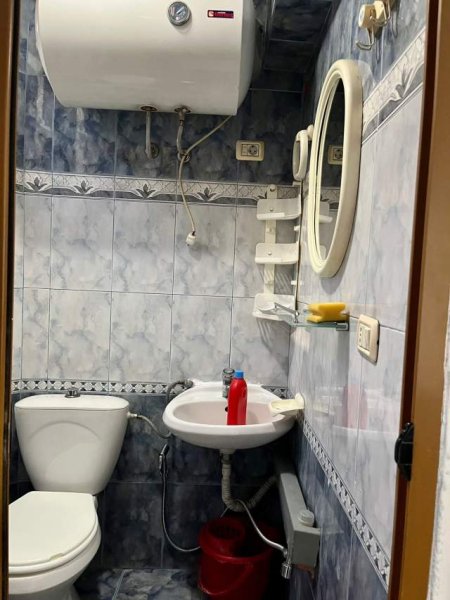 Tirane, jepet me qera apartament 1+1+A Kati 2, 50 m² 400 Euro (Rruga Vaso Pasha)