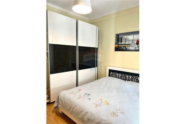 Tirane, jepet me qera apartament 2+1 Kati 2, 120 m² 600 Euro (Liqeni i Thate)