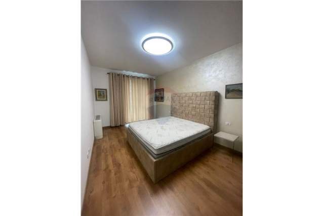 Tirane, jepet me qera apartament 2+1 Kati 7, 100 m² 1.300 Euro (Rruga e Elbasanit)