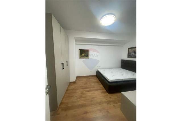 Tirane, jepet me qera apartament 2+1 Kati 7, 100 m² 1.300 Euro (Rruga e Elbasanit)